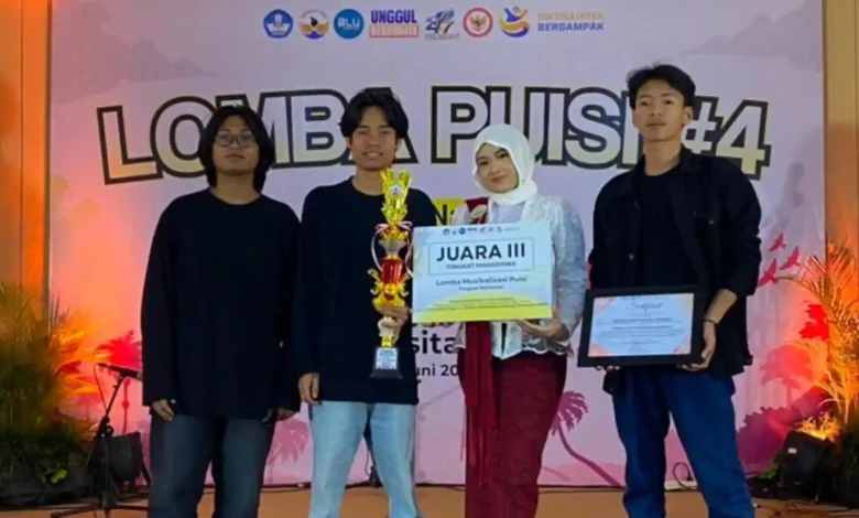 UKM Musik Ummat Raih Juara III Lomba Puisi Nasional di Universitas Tidar | Orbit NTB